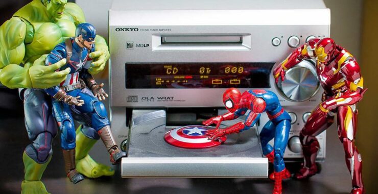 figurines hulk, spiderman, iron man, captain america